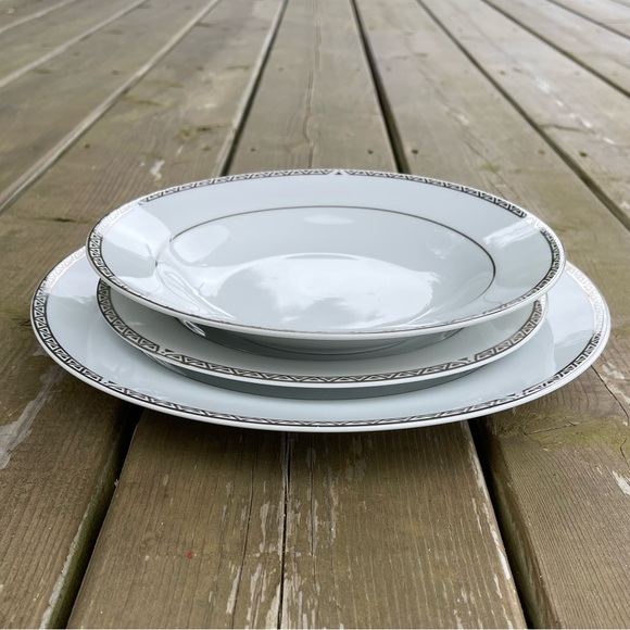 Royal Doulton Platinum 3 Piece Set - Dinner Plate, Salad Plate, Rim Soup Bowl - Picture 2 of 13